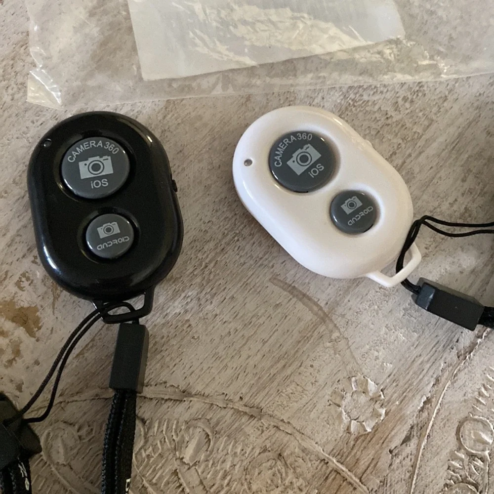 EZ CLIQ Bluetooth Remote control cellphone camera selfie pictures photography